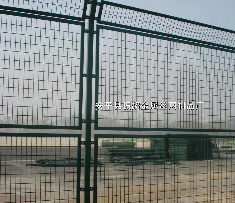 钢丝网围栏,护栏网,隔离栅,围墙挡网http://www.apychl.com